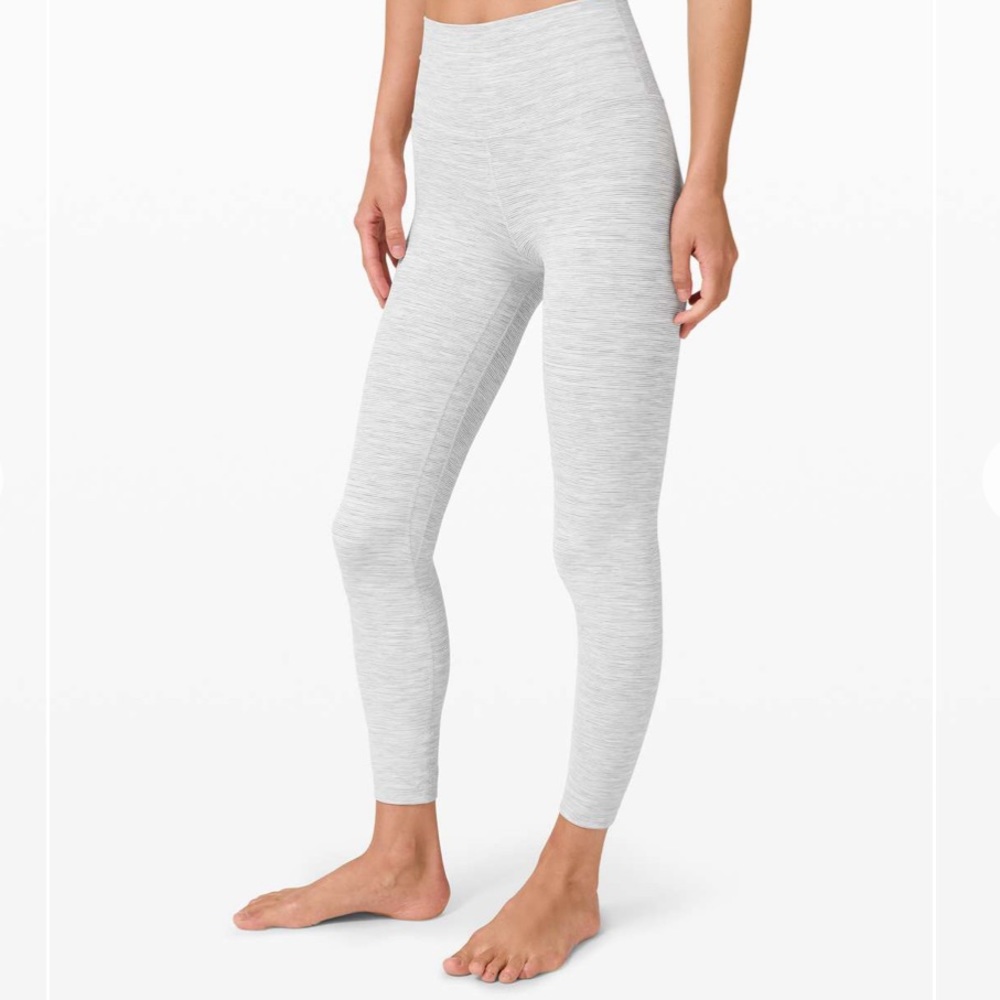 Lululemon Train Times 7/8 25" 6 gray white
Wee Are From Space Nimbus Leggings